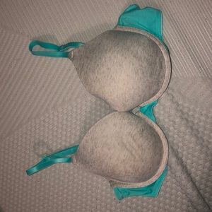 PINK Victoria’s Secret bra